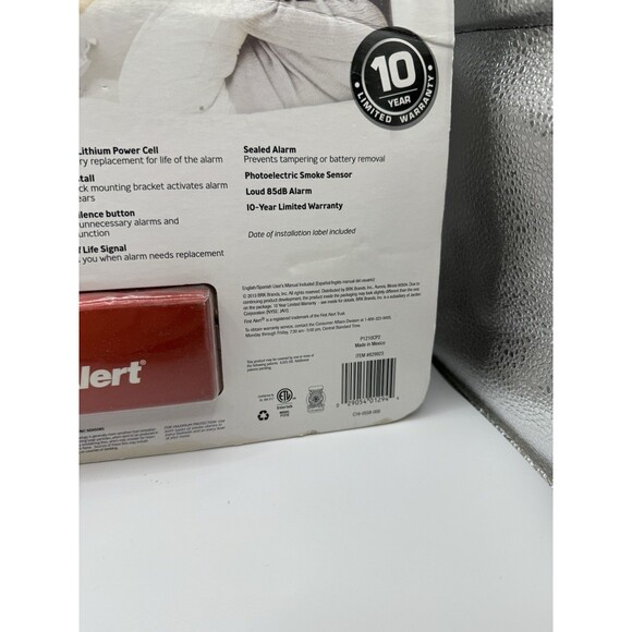 First Alert Smoke and Fire Alarms New With Batteries Pack Of 2 Max Protection - Picture 7 of 8
